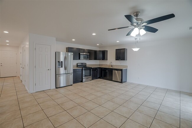 Building Photo - 3850 E Teri Ct