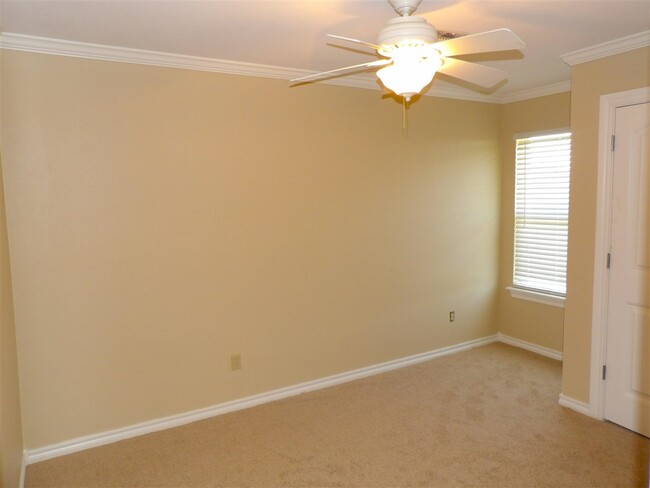 Building Photo - 4435 NW Wolfcreek Blvd