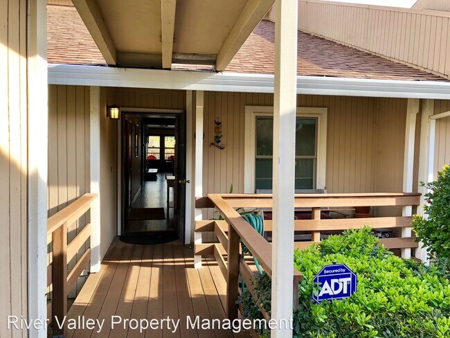Foto del edificio - 3 br, 2 bath House - 3095 Cambridge Rd