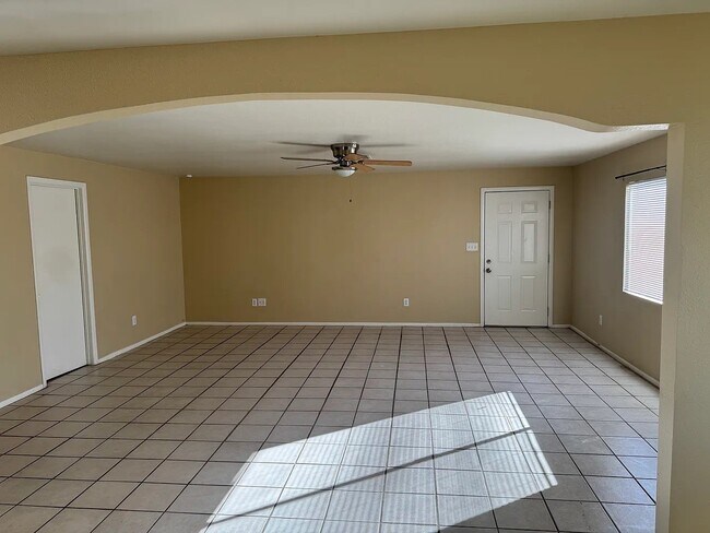 Foto del edificio - 13403 Pendleton St