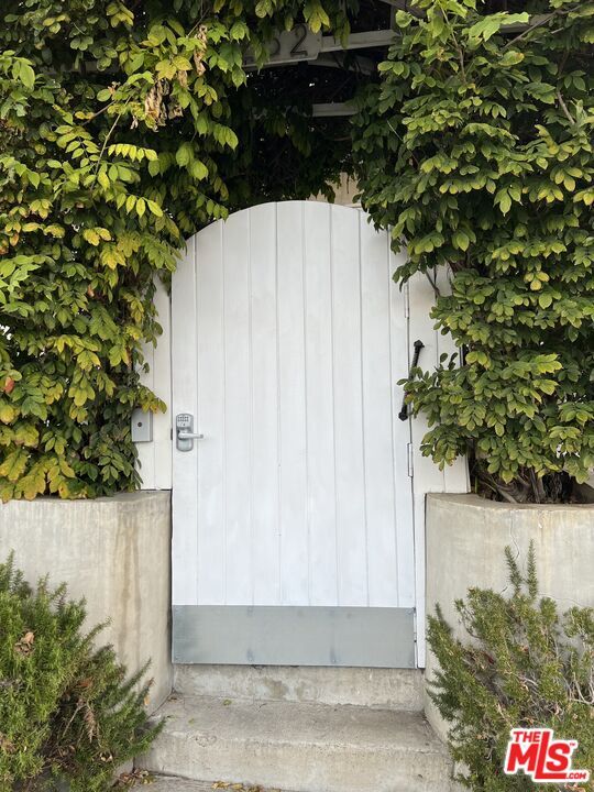 Foto del edificio - 252 Hampton Dr