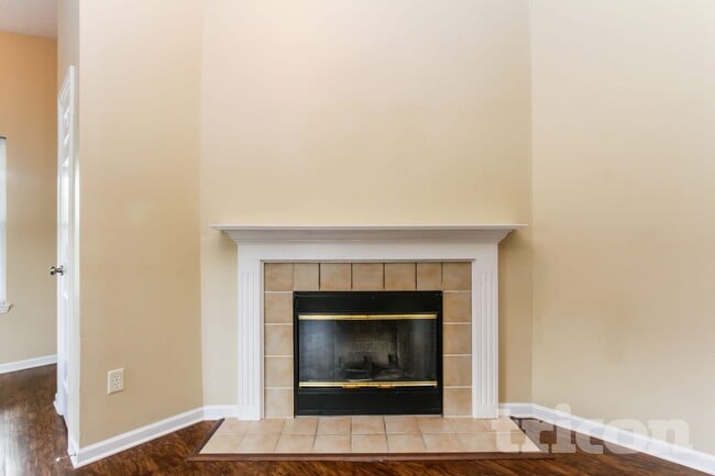 Foto del edificio - 345 Bent Stream Ln