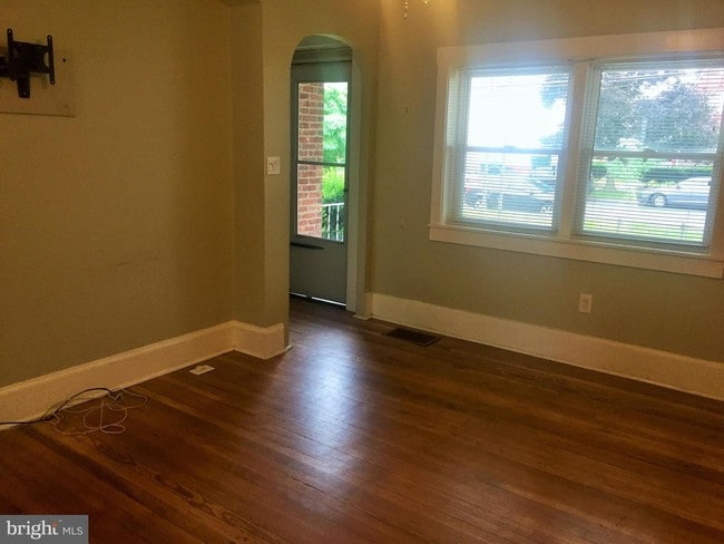 Building Photo - 1517 Wilson Ave