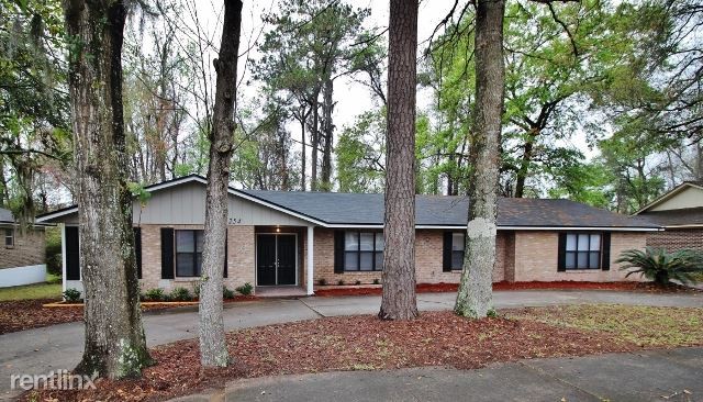 Primary Photo - 4 br, 2 bath House - 1254 Turtle Creek Dr S
