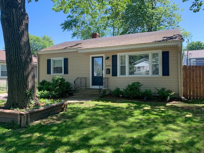 Frente de casa. - 1336 N Eagle St