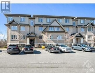 Building Photo - 35 Tadley Private