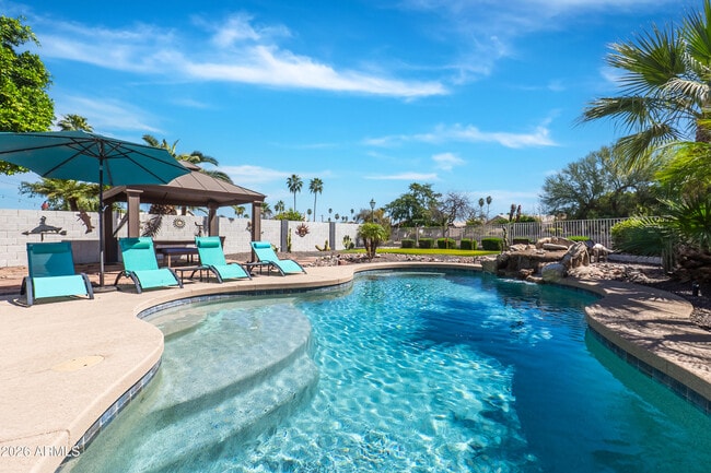 Foto del edificio - 1741 S Clearview Ave