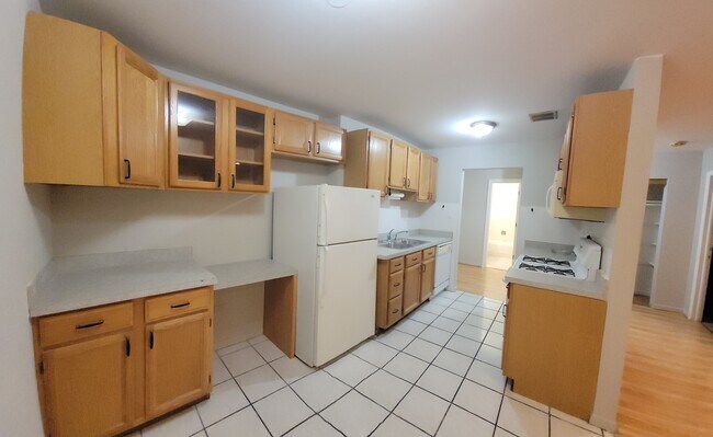 Foto del edificio - 8901 N Western Ave