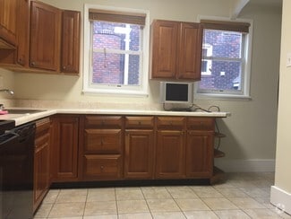 Building Photo - 2528 Beechwood Blvd