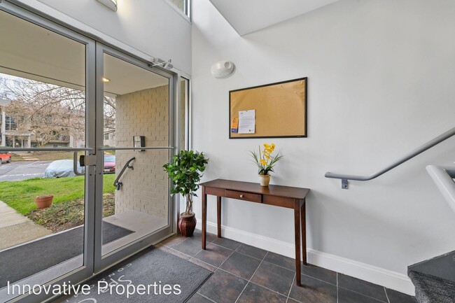Foto del edificio - 2 br, 2 bath House - 1103 Primrose Court #302