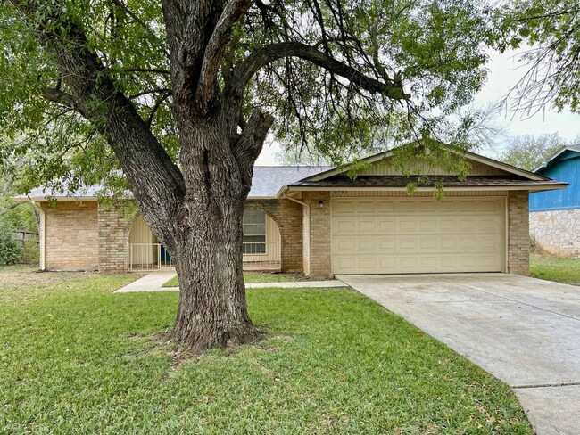 Building Photo - Move-In Special. 1 Month Free at 9702 Bayview