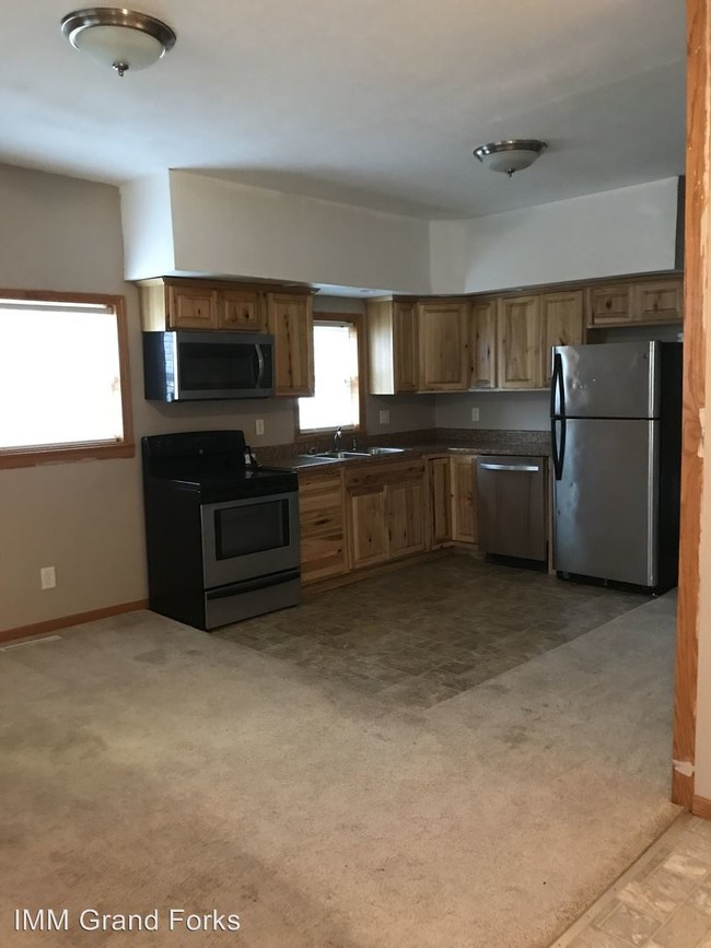 Building Photo - 822 Cottonwood St