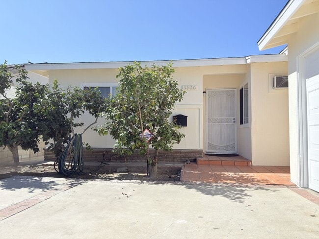Building Photo - Updated 3-Bedroom Home with Modern Upgrade...