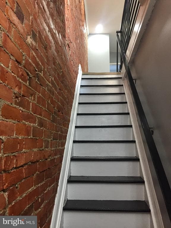 Building Photo - 417 N Salford St