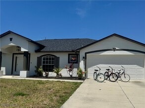 Building Photo - 5226 SW 17th Pl