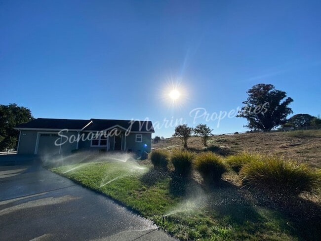 Foto del edificio - ~ Country Home ~ 2 Bedrooms & 2 Full Bathrooms with Attached Garage ~ Gated Community