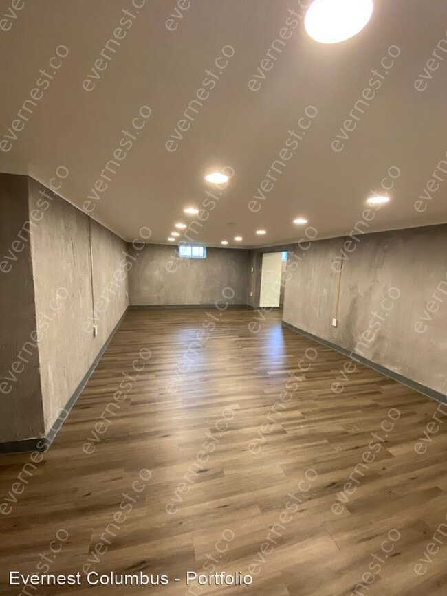 Building Photo - 3 br, 1.5 bath House - 2562 Bristol Rd