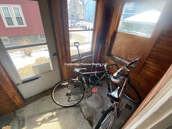 Building Photo - 20 Marshall St