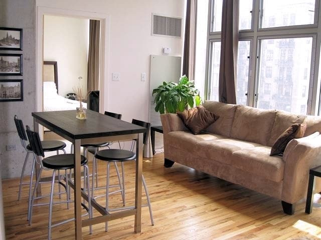 Building Photo - 1720 S Michigan Ave