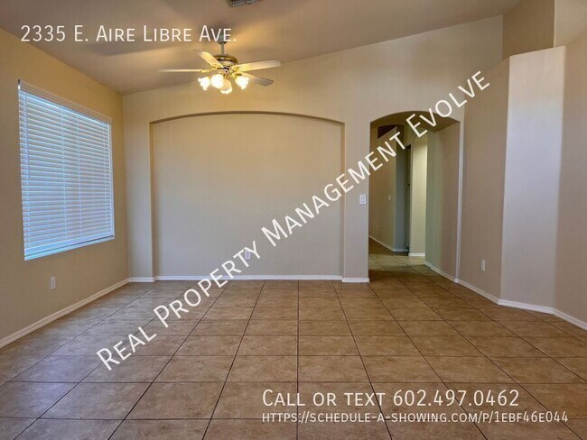 Building Photo - 2335 E Aire Libre Ave