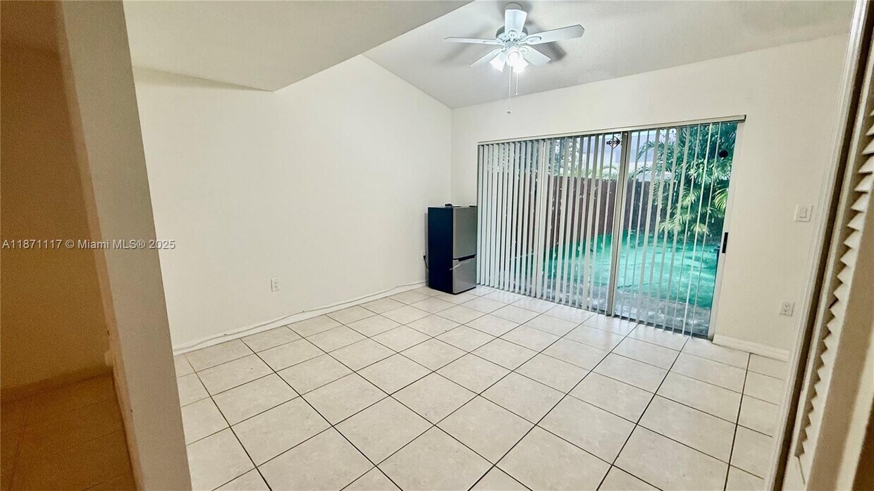 Foto del edificio - 10150 SW 88th St