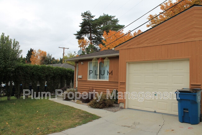 Foto del edificio - 134 SW Higgins Ave