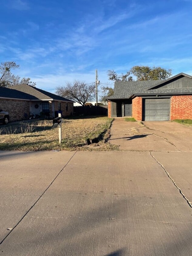 Foto principal - 322 Spring Branch Ln