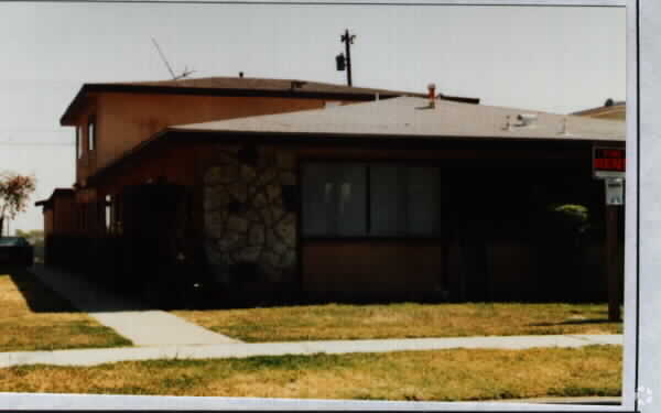 Building Photo - 1428 Randy St