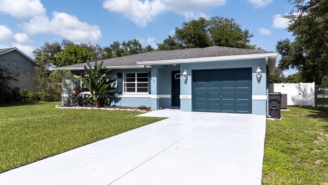 Building Photo - 3 Bed | 2 Bath | 1,200 Sq Ft Single-Family Home  RENT NOW WITH ZERO DEPOSIT on a 12-month lease!