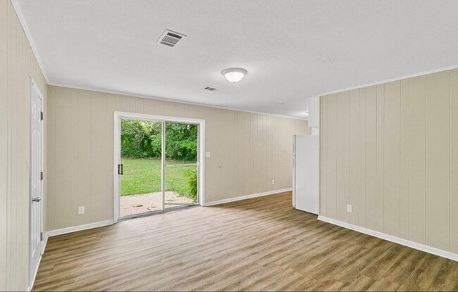 Building Photo - 509 Lagrand Dr