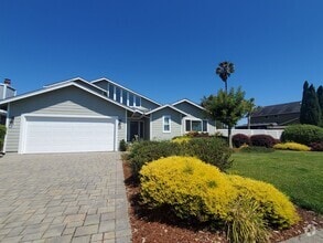 Building Photo - 8 Calypso Shores