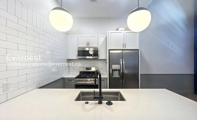 Building Photo - 2212 Morris Ave