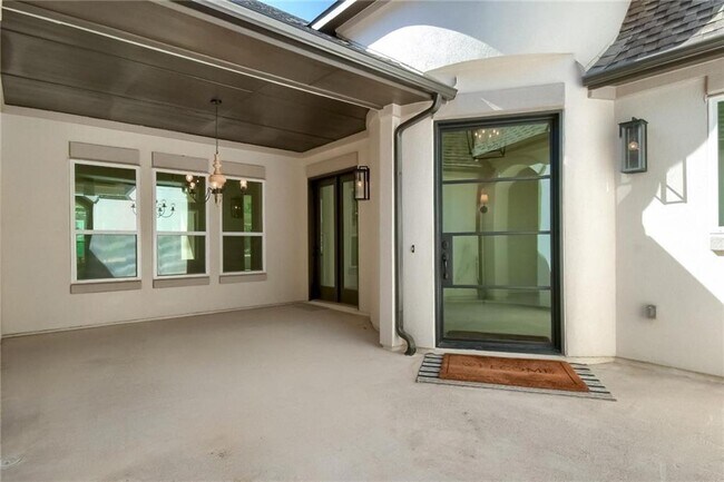 Building Photo - 11831 Mesa Verde Dr
