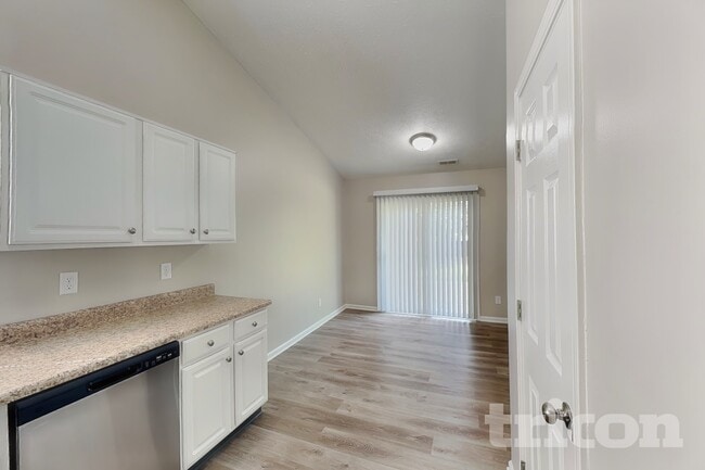 Building Photo - 636 Weeping Way Ln