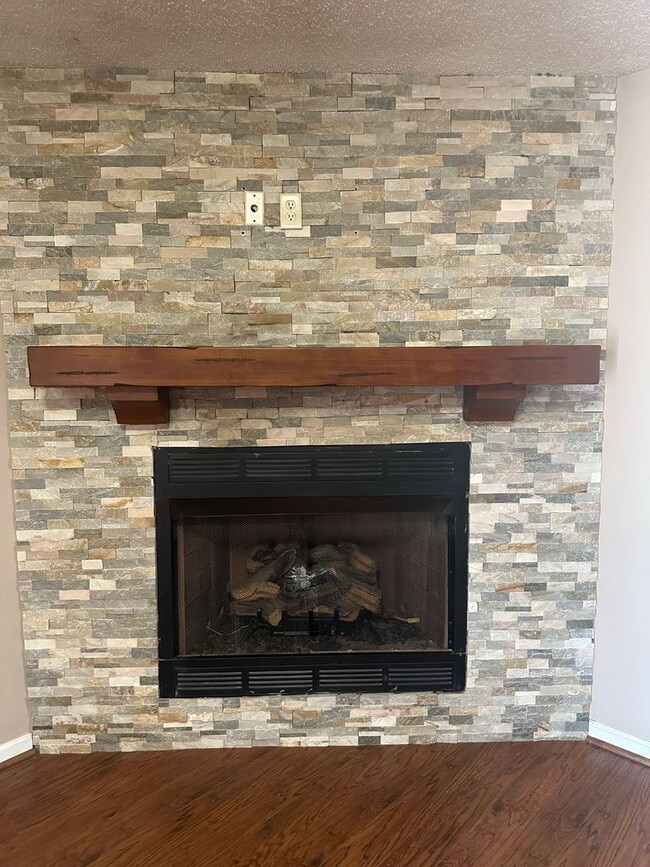 Building Photo - Briarhill Acres