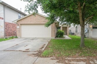 Building Photo - 11005 Short Springs Dr