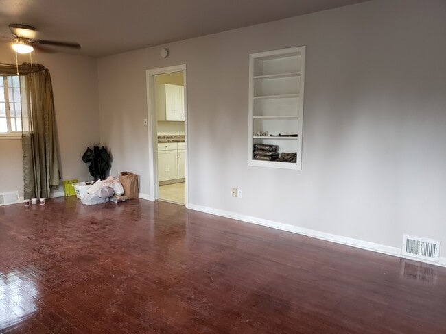 Building Photo - 1218 E Uintah St