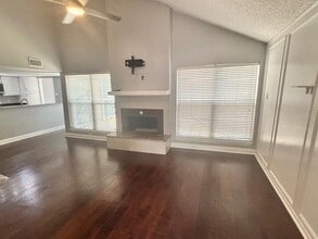 Building Photo - 2220 Jackson Cir