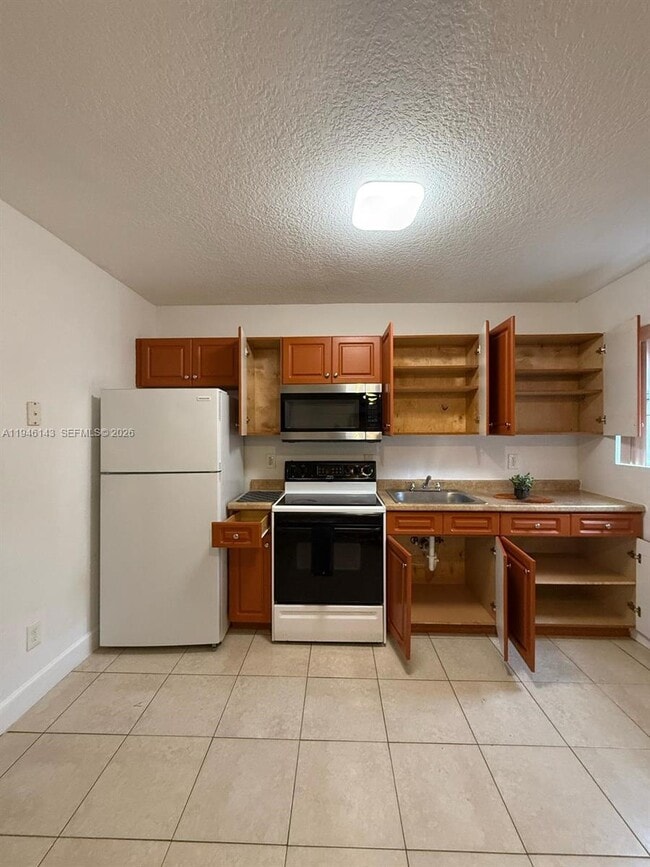 Foto del edificio - 2099 NW 26th Ave