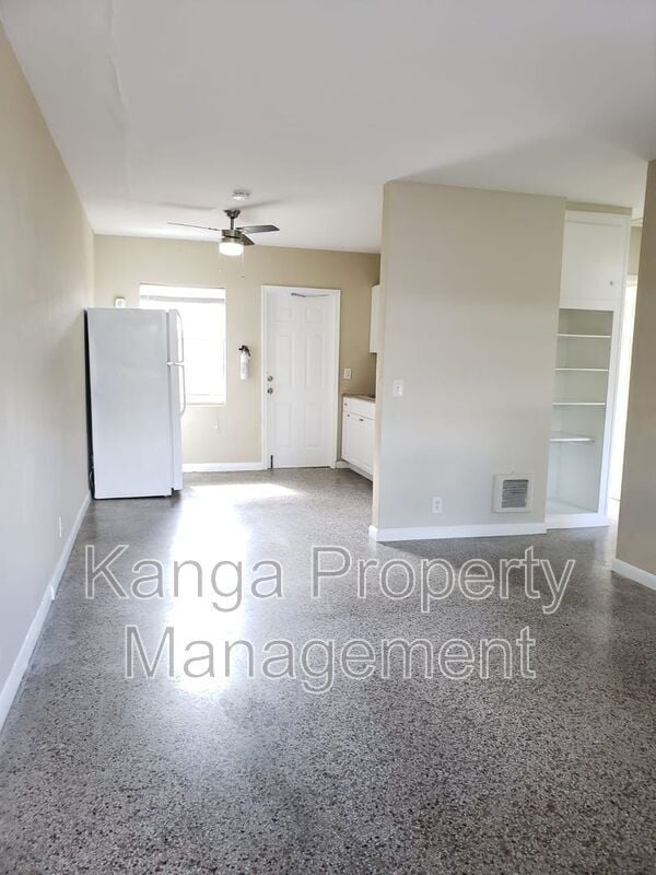 Building Photo - 3718 Henry Ave