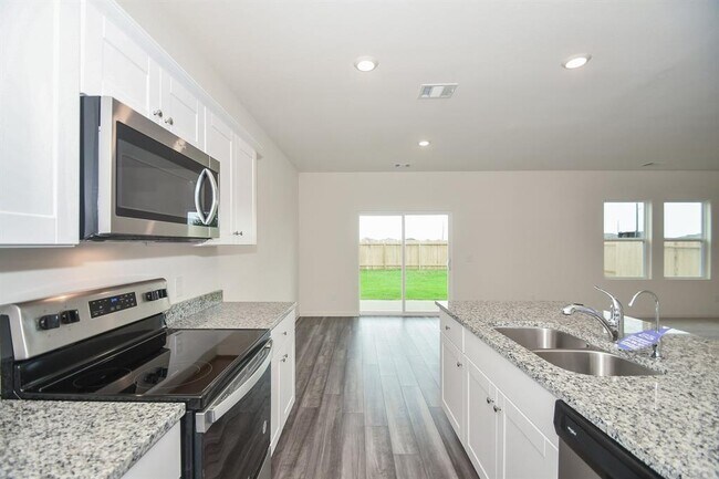 Foto del edificio - 1068 Long Bay Ct
