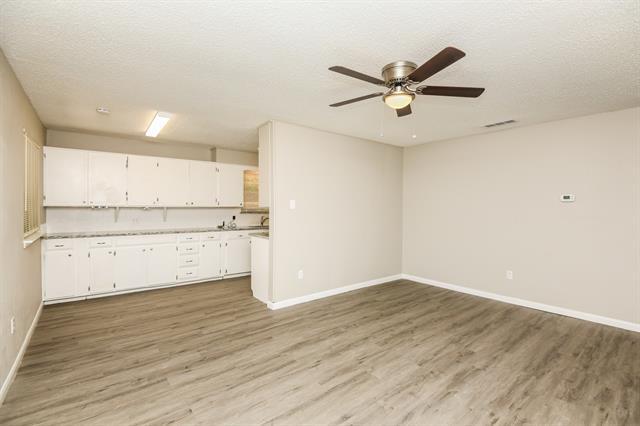 Building Photo - 1204 Thannisch Ct