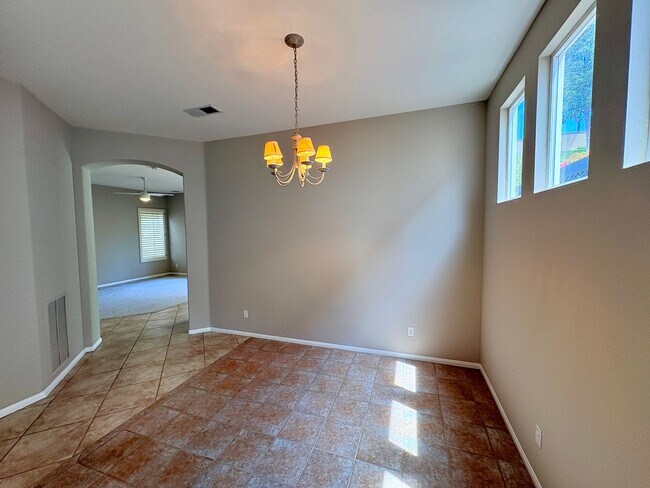 Foto del edificio - 5216 Timber Branch Way