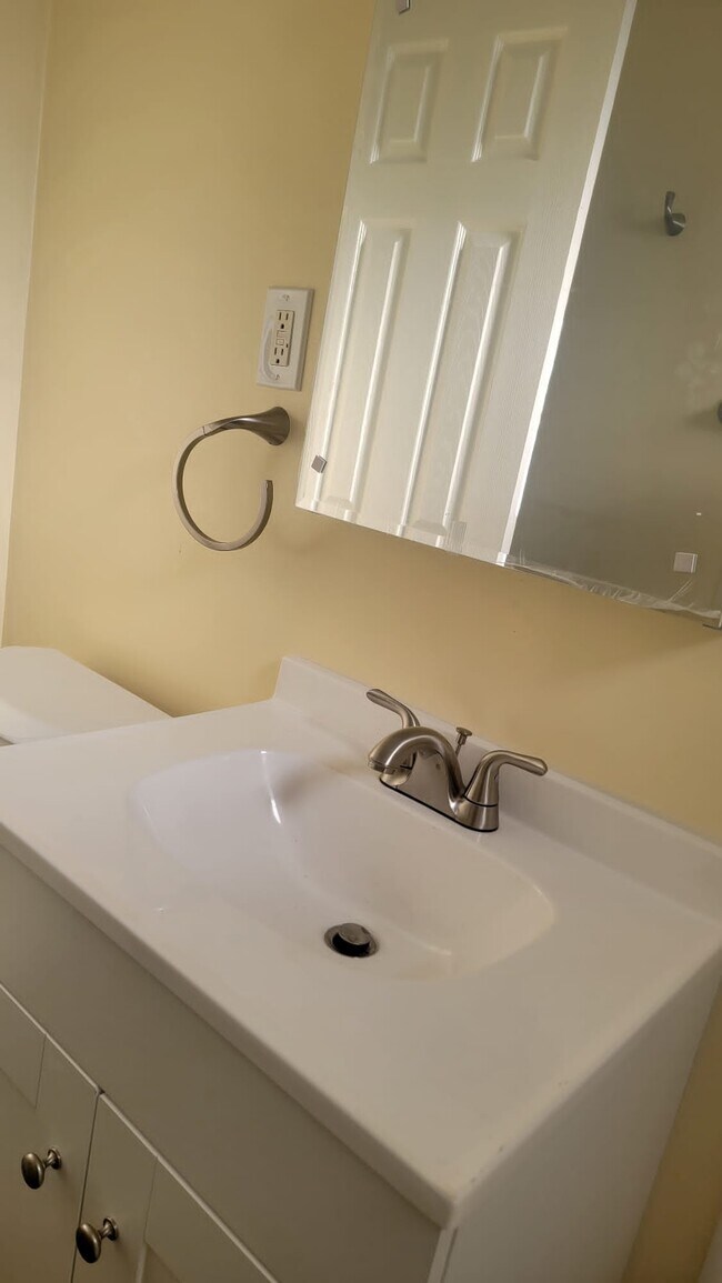Foto del edificio - 14623 Larch Ave