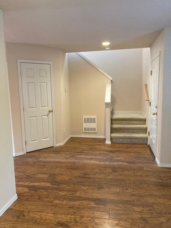 Harwood floors - 22303 NE 101st Pl