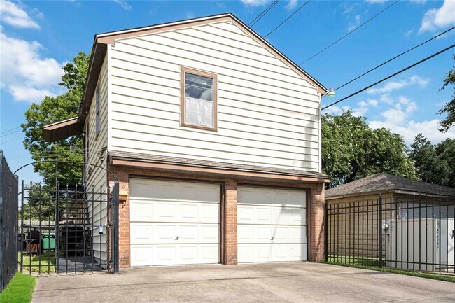 Building Photo - 4990 Tierwester St