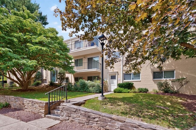 Photo - 10524 Weymouth St (Bethesda, MD) Townhome