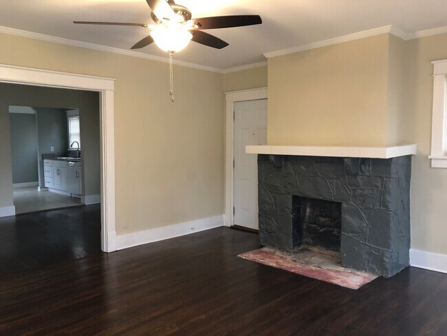 Foto del edificio - Gorgeous 2 BR bungalow in the newly hip 37...