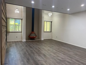 Building Photo - 258 Balfour Dr