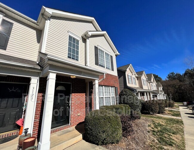 Foto del edificio - 3127 Golden Dale Ln